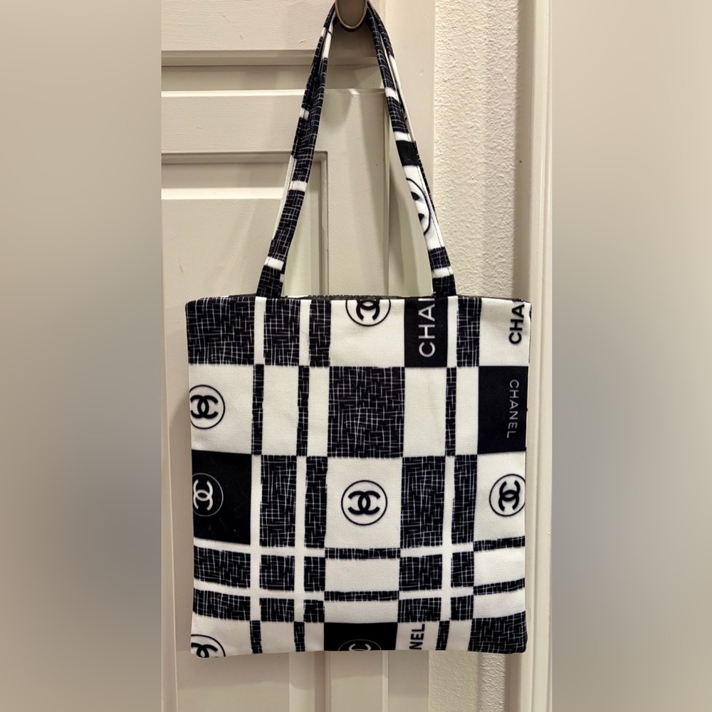NWT CHANEL VIP Fashion Black & White Logo Patchwork Tote w/Scarf & scrunchie - Picture 2 of 7